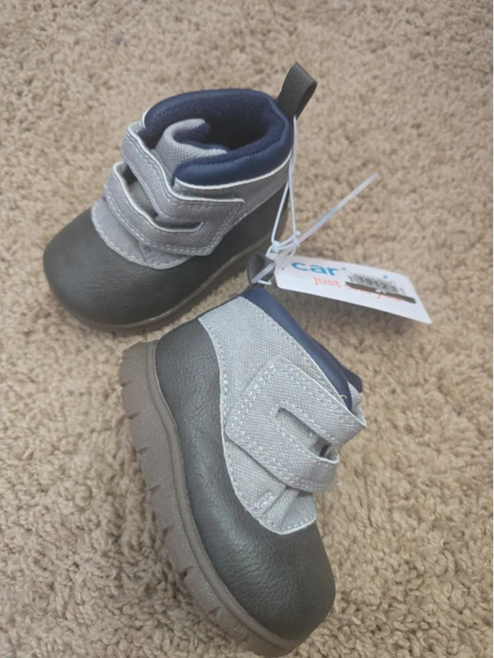 Size 3 brand new boots from carter's item, 1912 bin 19